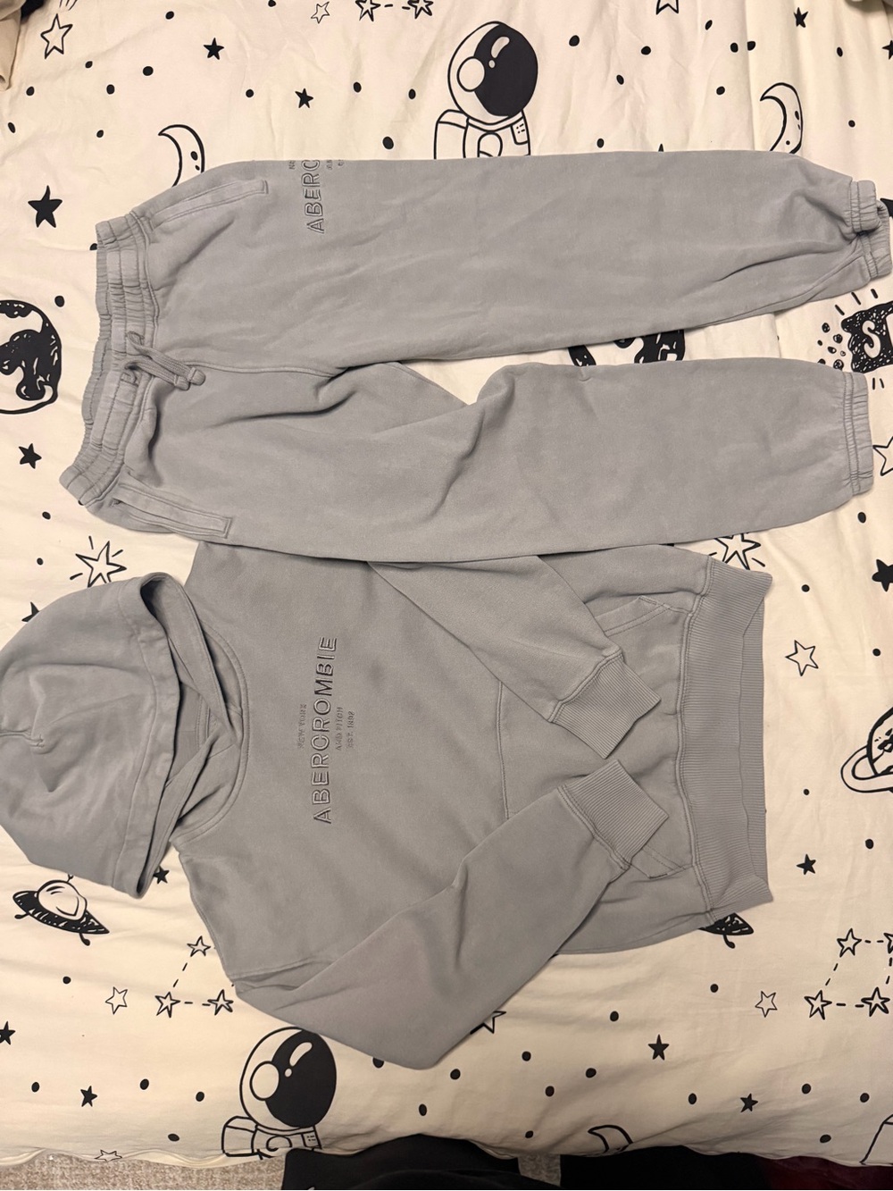 abercrombie kids light gray hoodie and joggers set
